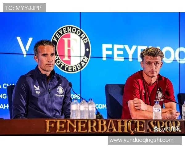 21号球衣传奇足球明星的辉煌历程与场上风采解析