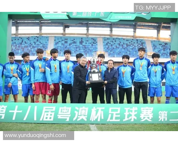 湛江足球热潮兴起青少年积极参与踢球锻炼身体提升技能